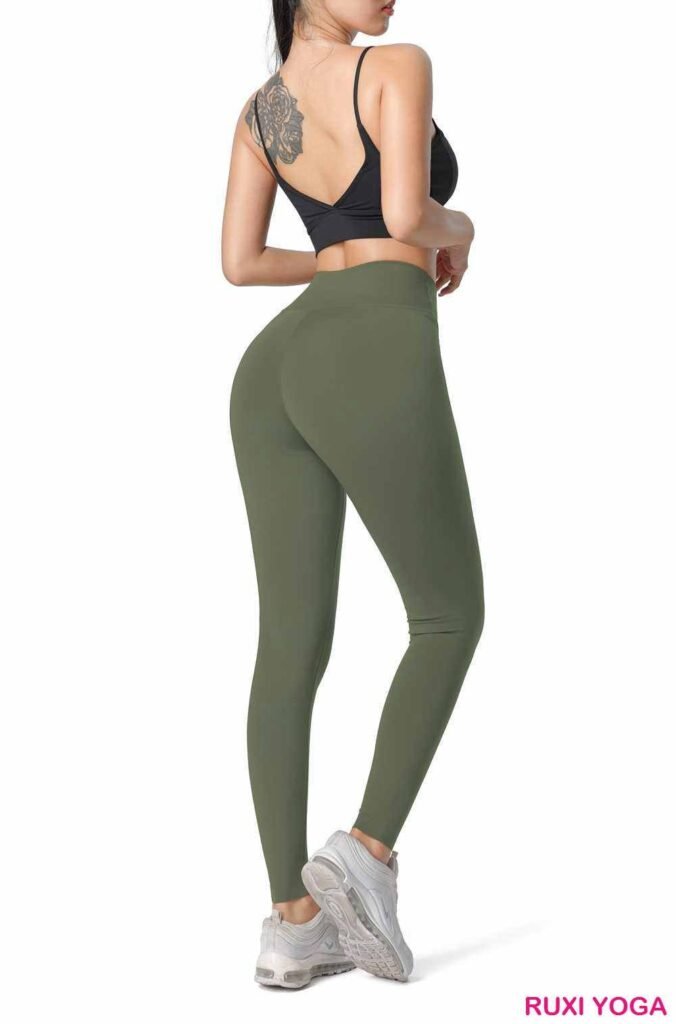 розовые спортивные шорты