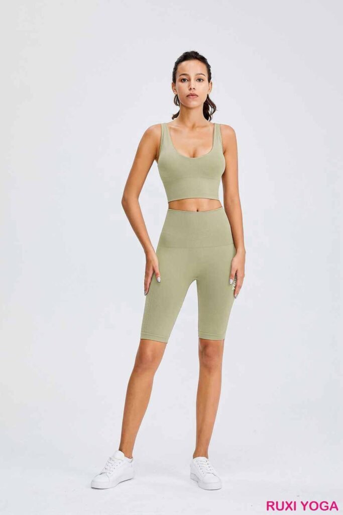 желтые спортивные шорты женские